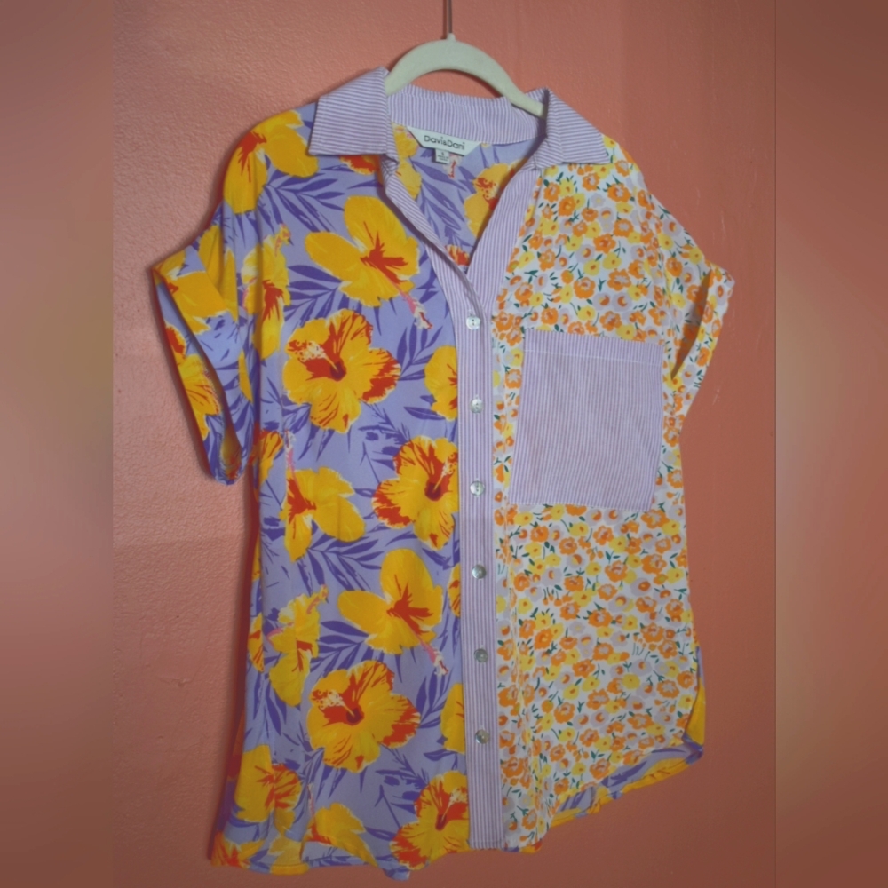 Davi & Dani Floral Button-Down Short-Sleeve Womens Shirt